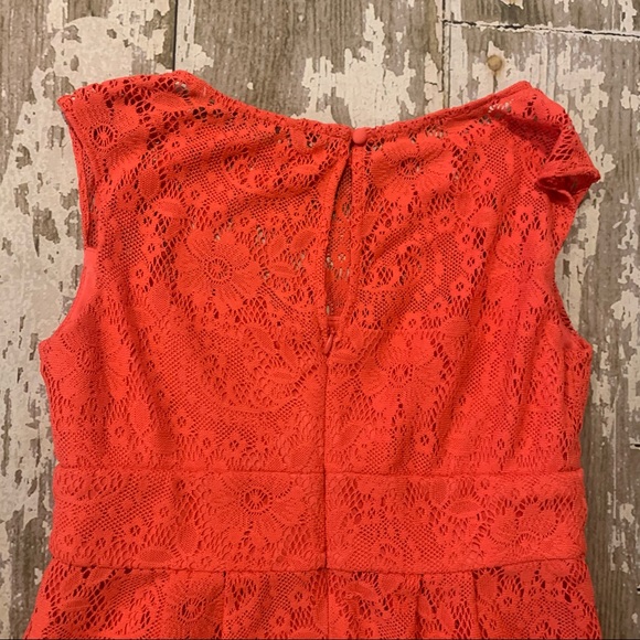 Coral lace dress - Picture 11 of 12
